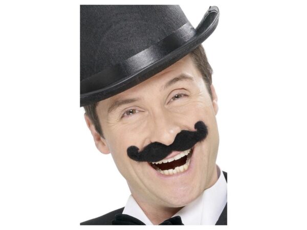 Mustata medievala bruneta Mustata medievala bruneta