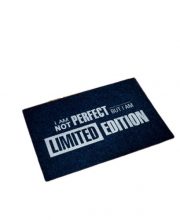 Covor cu mesaj "I am not perfect, but I am limited edition"