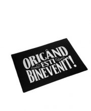 Covor cu mesaj "Oricand esti binevenit"